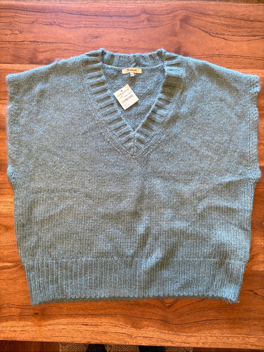 Madewell Women’s V-Neck Sweater Vest in Aqua